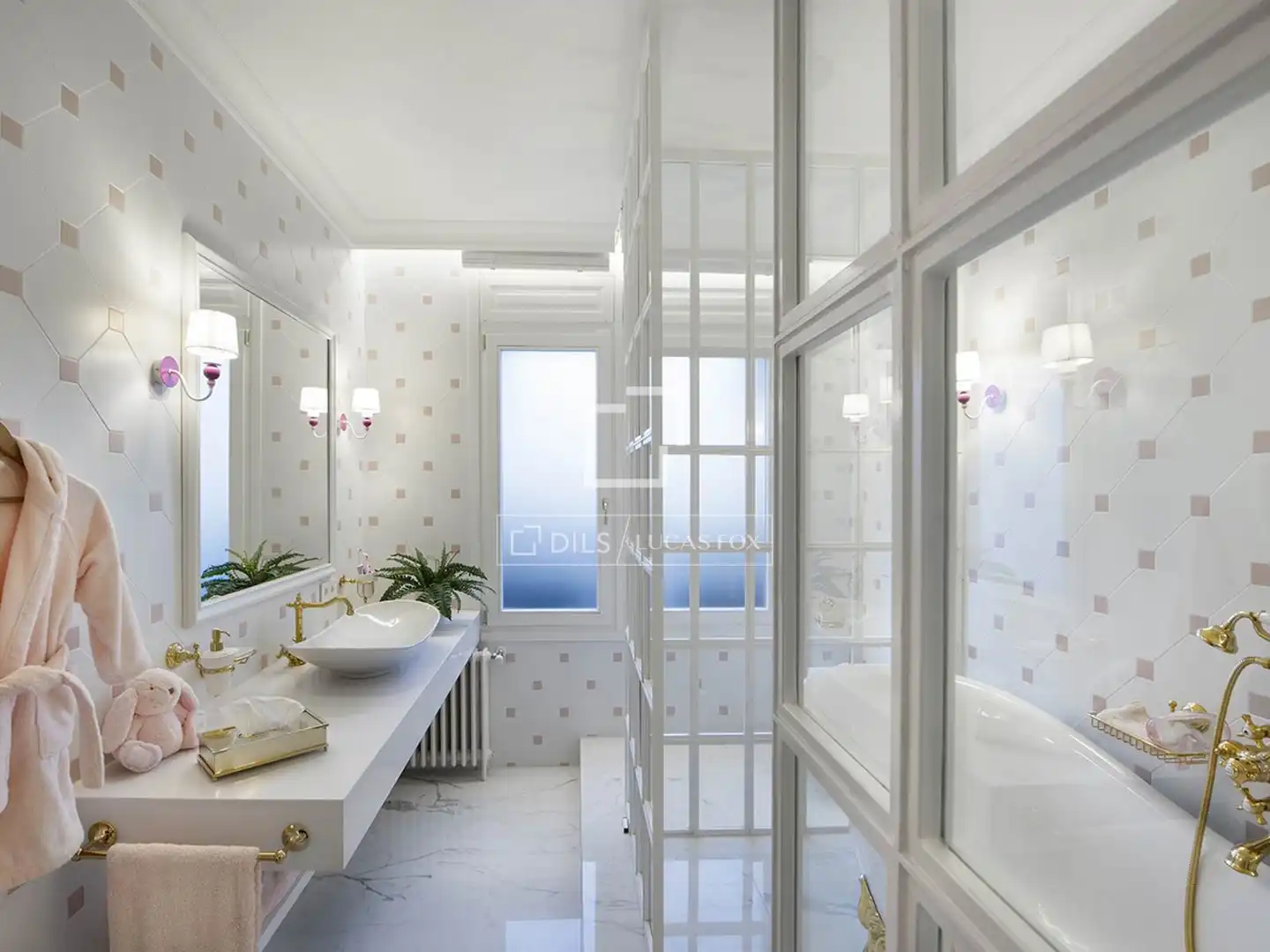 Bathroom of Attic for sale in Barcelona  with Air Conditioner, Heating and Parquet flooring