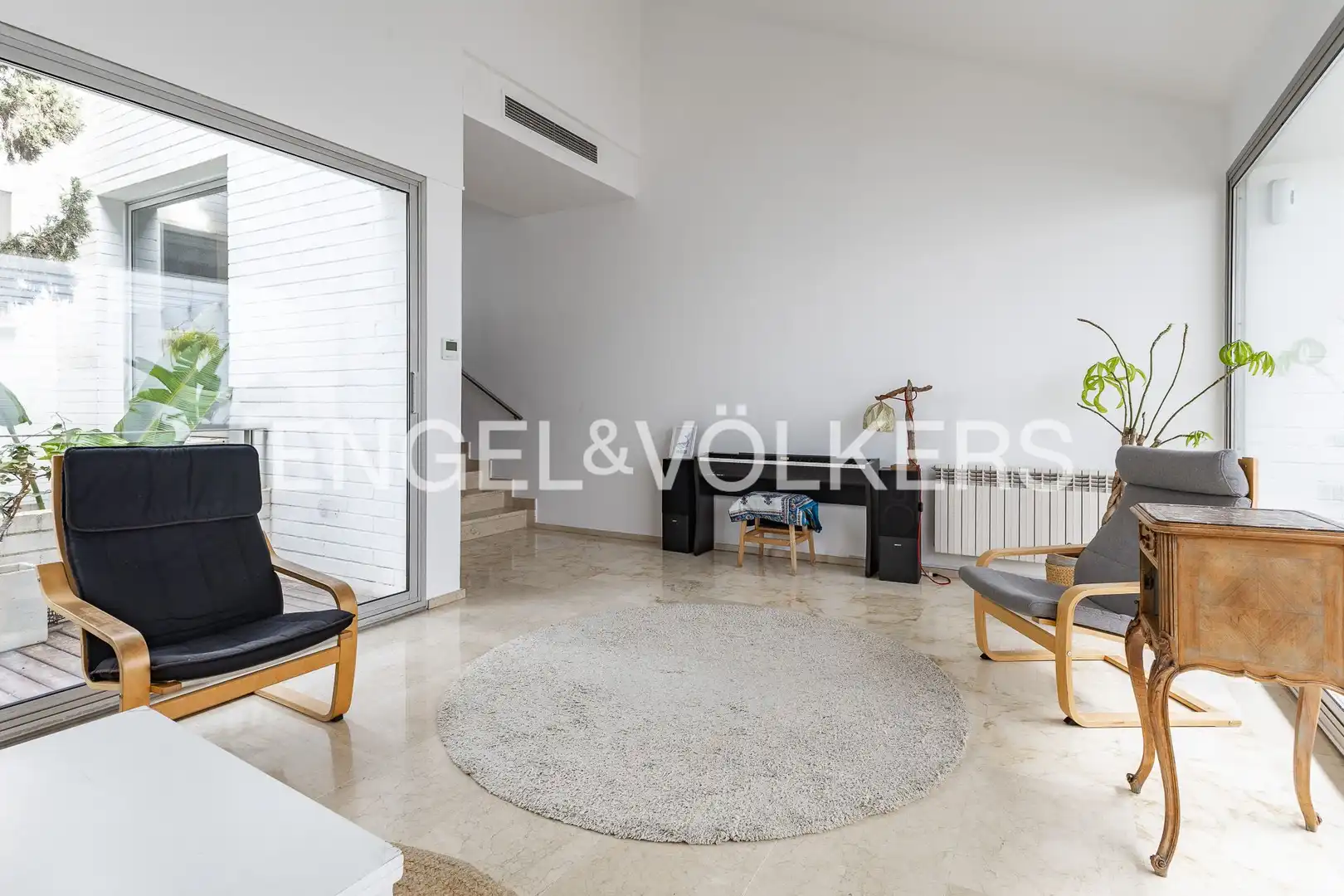 Living room of Houses for sale in Barcelona  with Air Conditioner, Heating and Private garden