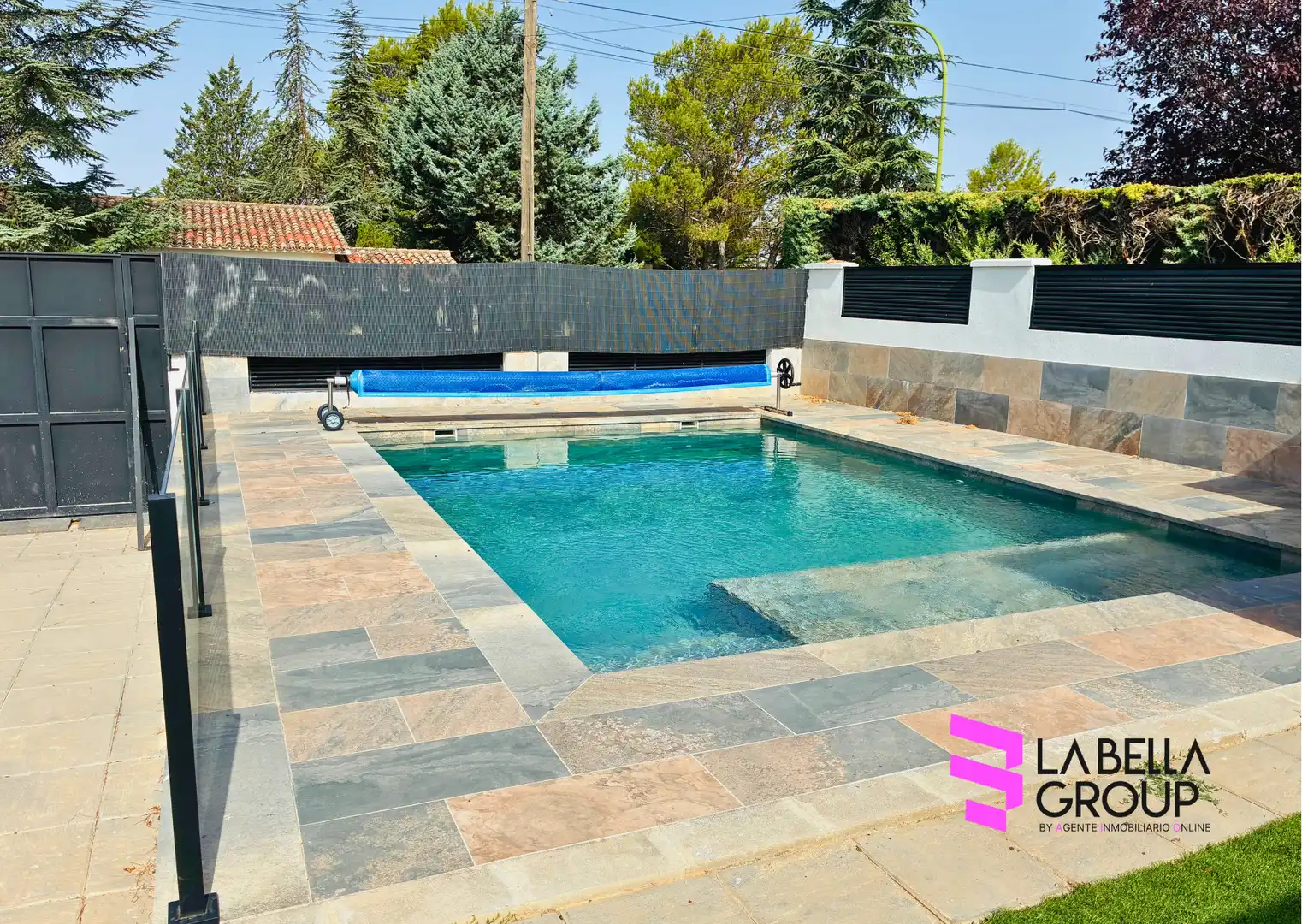 Piscina de Casa o xalet en venda en Nuevo Baztán amb Aire condicionat, Calefacció i Jardí privat