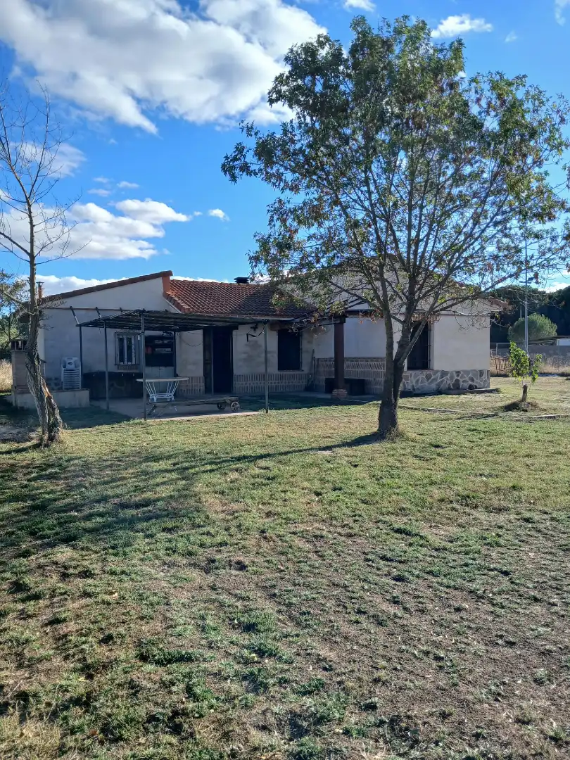Vista exterior de Casa o xalet en venda en La Pedraja de Portillo , Valladolid