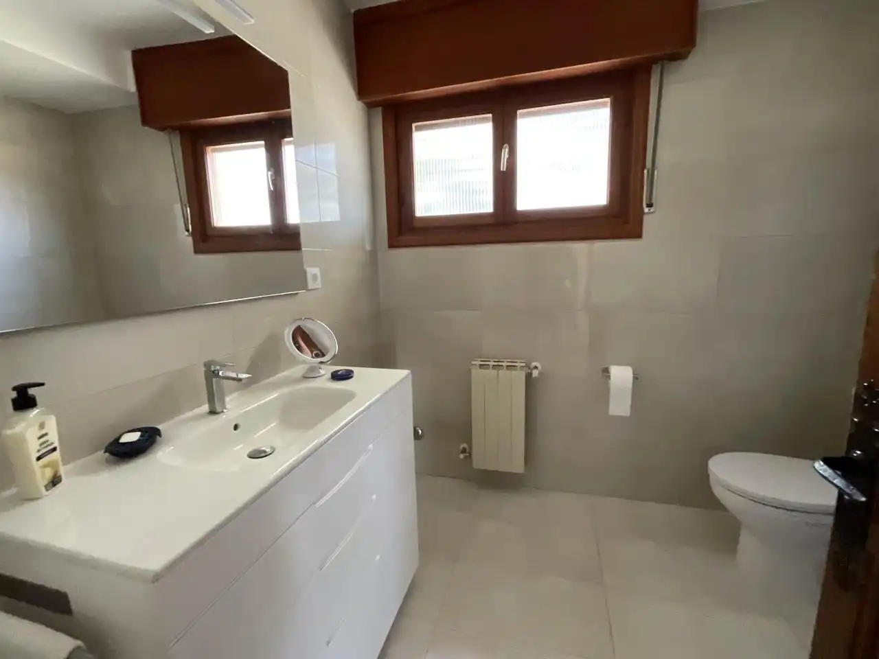 Bany de Casa o xalet en venda en Castañares de Rioja amb Calefacció, Jardí privat i Parquet