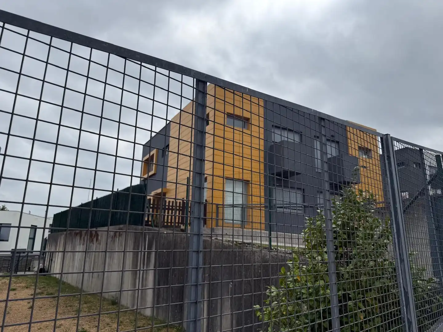 Vista exterior de Casa adosada en venta en Lugo con Calefacción y Jardín privado