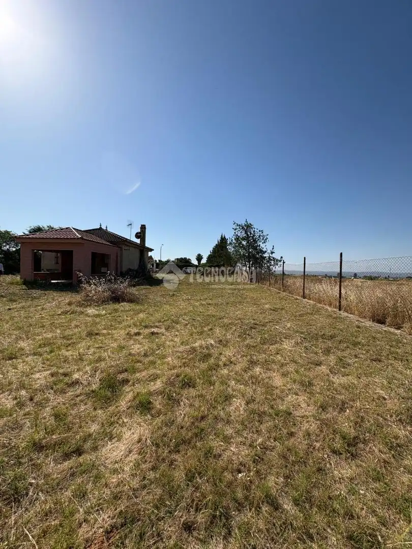 Casa o xalet en venda en La Rinconada amb Jardí privat