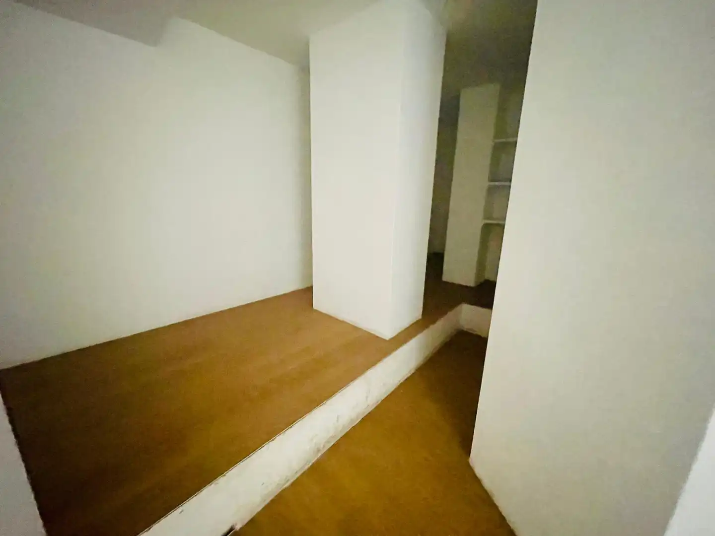 Maisonette zum Verkauf in Badalona mit Klimaanlage, Parkett und Abstellraum