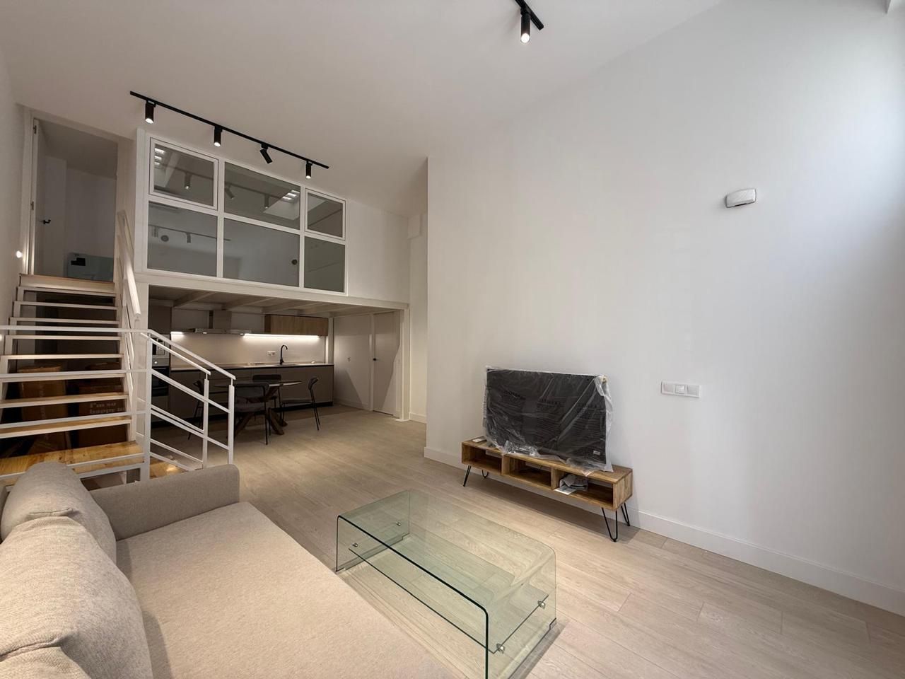 Sala d'estar de Planta baixa de lloguer en  Madrid Capital amb Aire condicionat, Calefacció i Moblat
