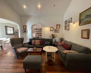 Sala d'estar de Casa o xalet en venda en Palomares del Río amb Jardí privat, Traster i Piscina