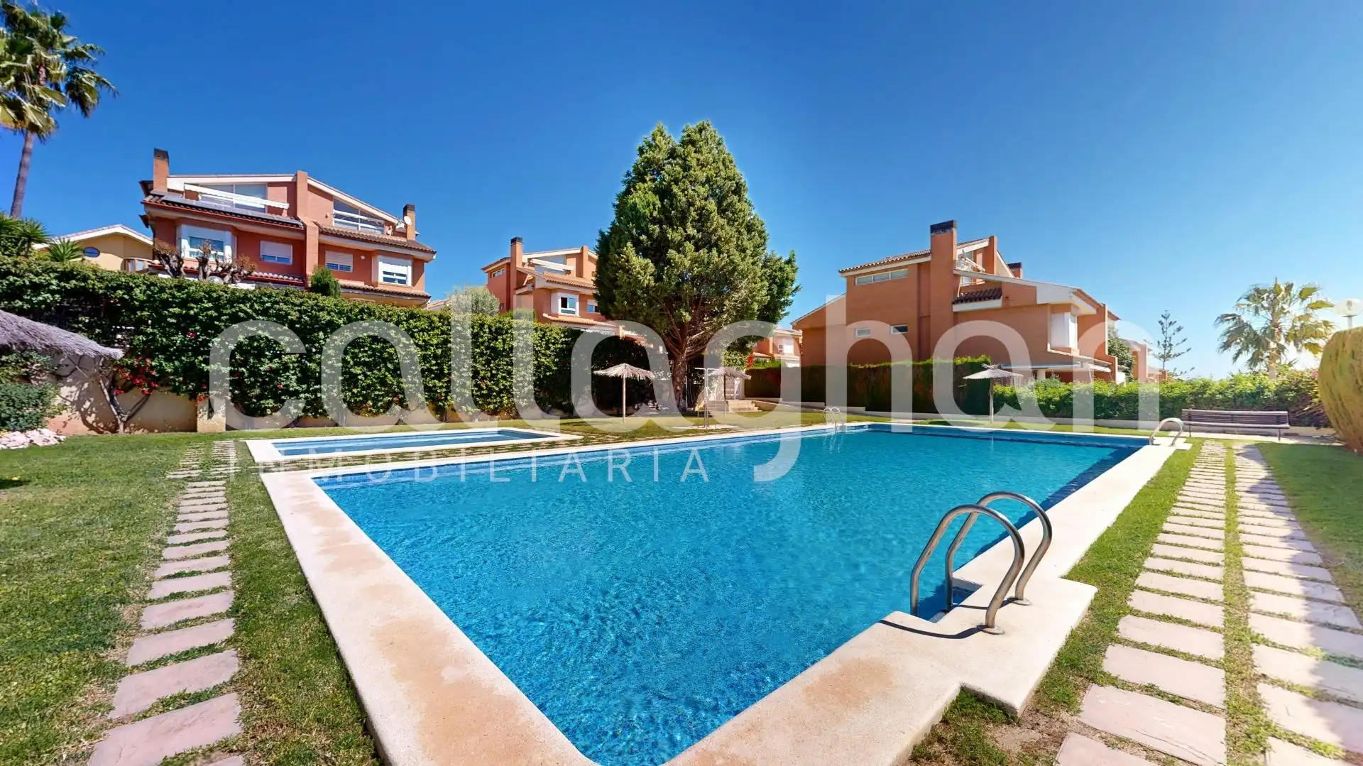 Swimming pool of Ground floor for sale in Valencia  with Air Conditioner, Private garden and Storage room