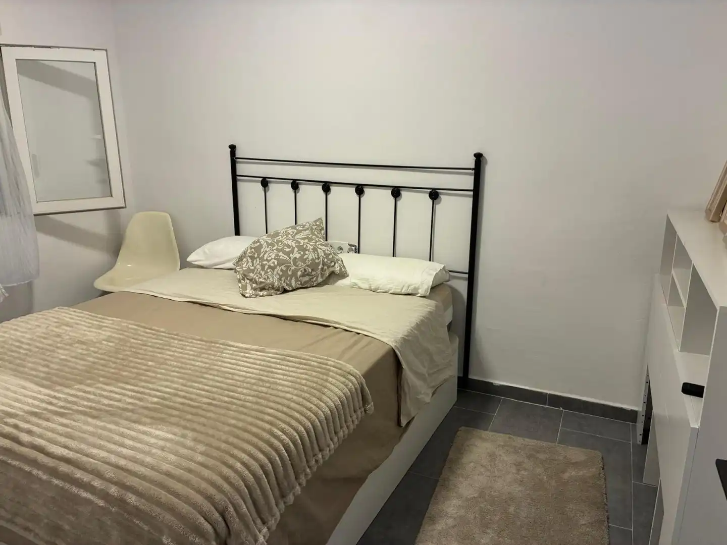 Bedroom of Apartments for sale in Roses  with Air Conditioner