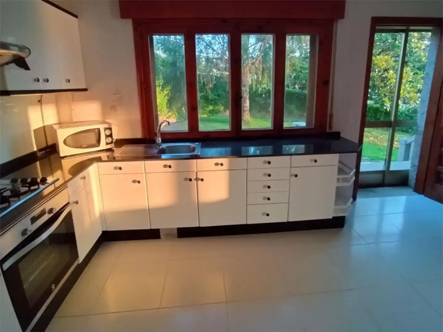 Cocina de Casa o chalet de alquiler en Bueu con Jardín privado y Amueblado