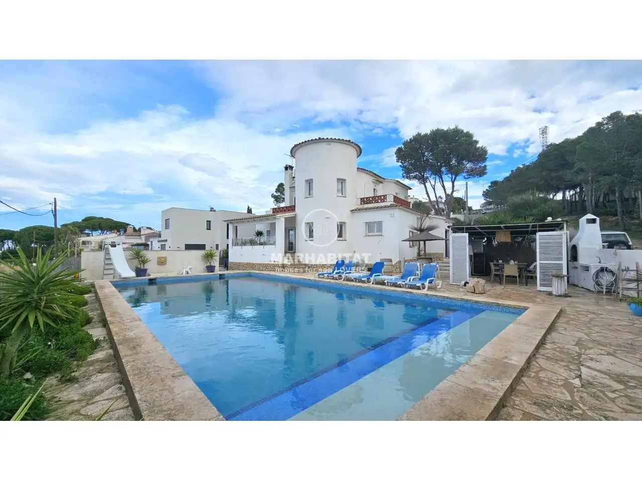 Casa con piscina en venta en Port - La Cota - Puig Sec