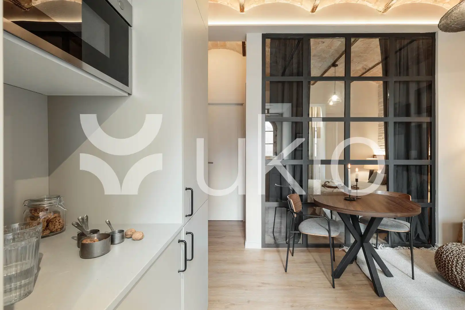 Cuina de Apartament de lloguer en Barcelona amb Aire condicionat, Calefacció i Moblat