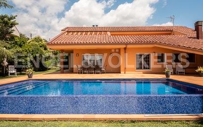 Exterior view of House or chalet for sale in Llinars del Vallès  with Air Conditioner, Heating and Private garden