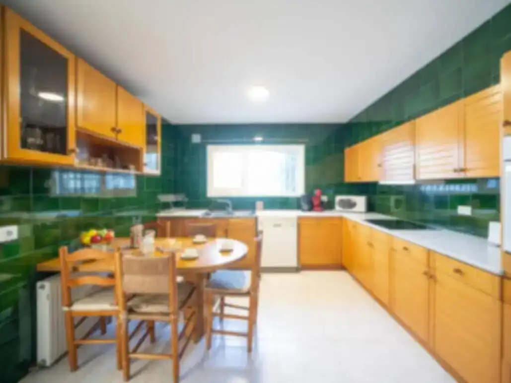 Cocina de Piso de alquiler en L'Escala con Aire acondicionado, Piscina y Amueblado