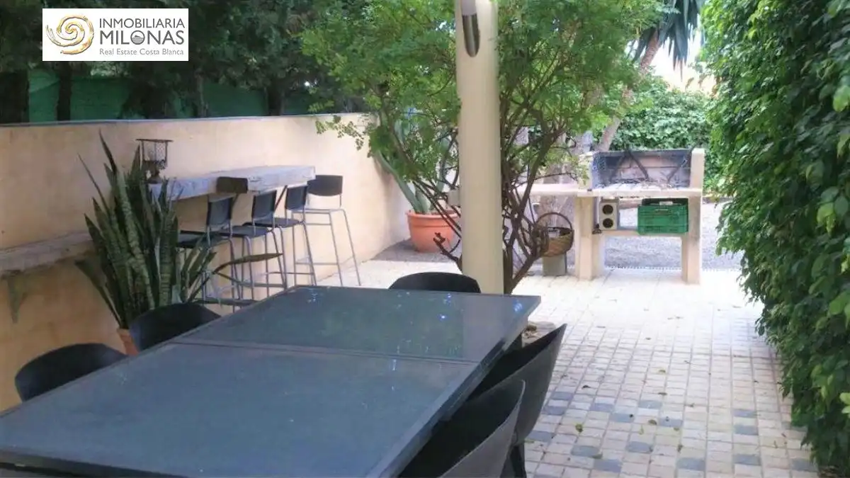 Terrassa de Casa o xalet en venda en Benidorm amb Aire condicionat, Calefacció i Jardí privat