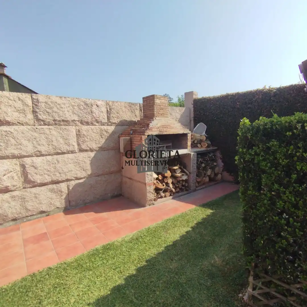 Jardí de Casa o xalet en venda en Vigo  amb Calefacció, Terrassa i Traster