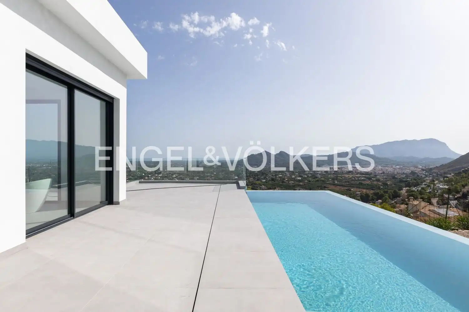 Casa amb piscina en venda a Monte Solana