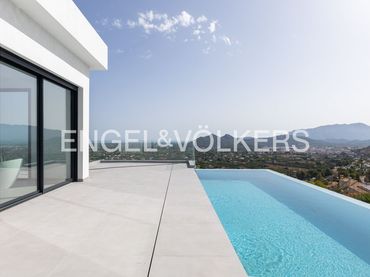 Casa amb piscina en venda a Monte Solana
