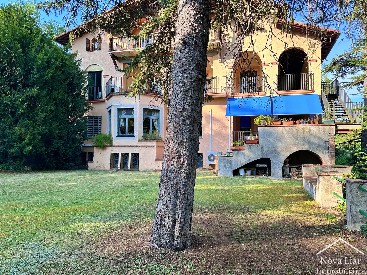 Vista exterior de Casa o xalet en venda en Ripoll amb Calefacció, Jardí privat i Parquet