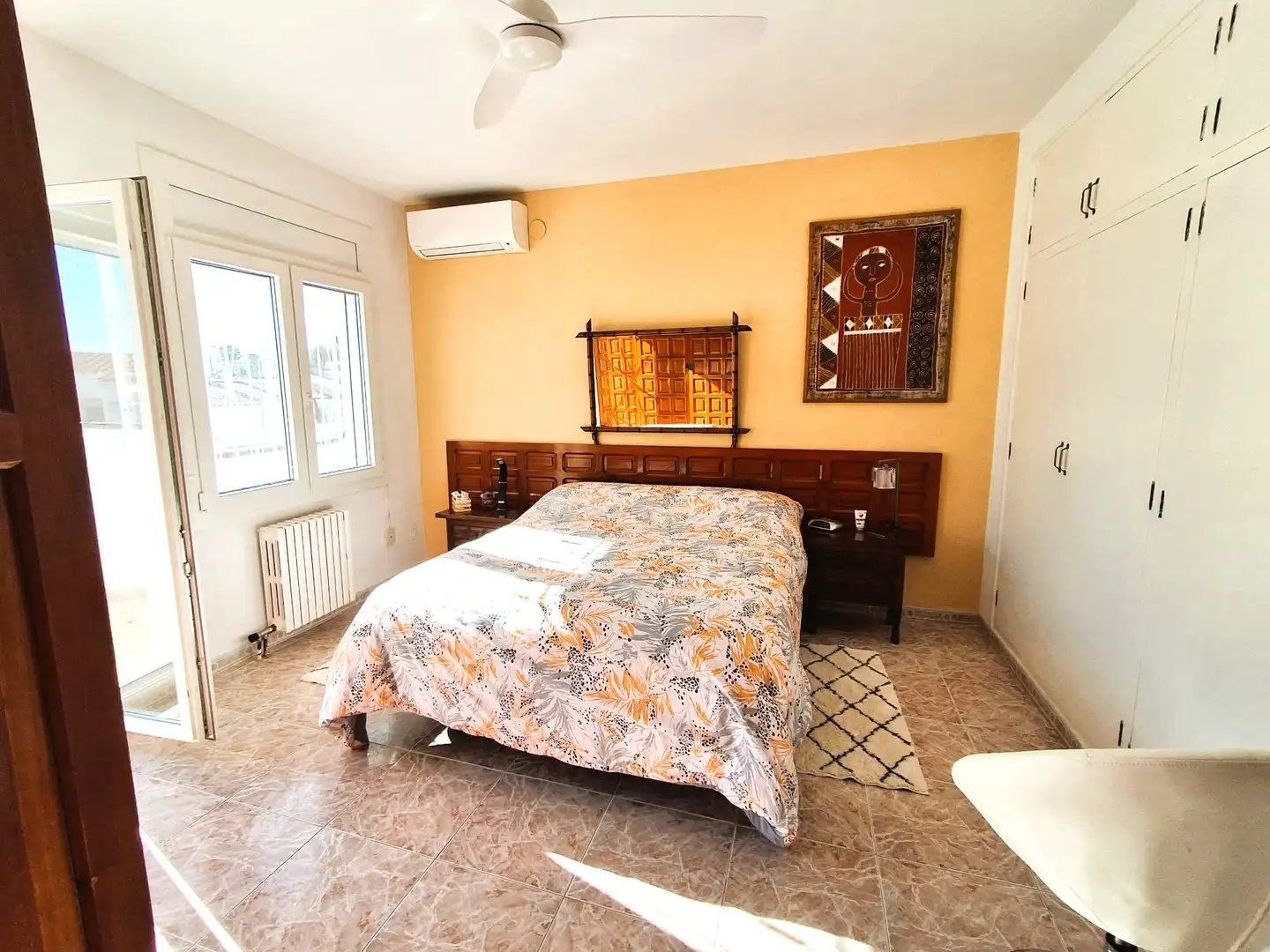 Schlafzimmer von Haus oder Chalet zum Verkauf in Mont-roig del Camp mit Klimaanlage, Heizung und Privatgarten
