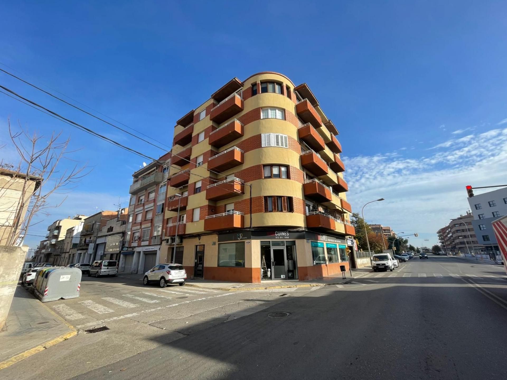 Vista exterior de Pis en venda en Mollerussa amb Calefacció, Moblat i Forn