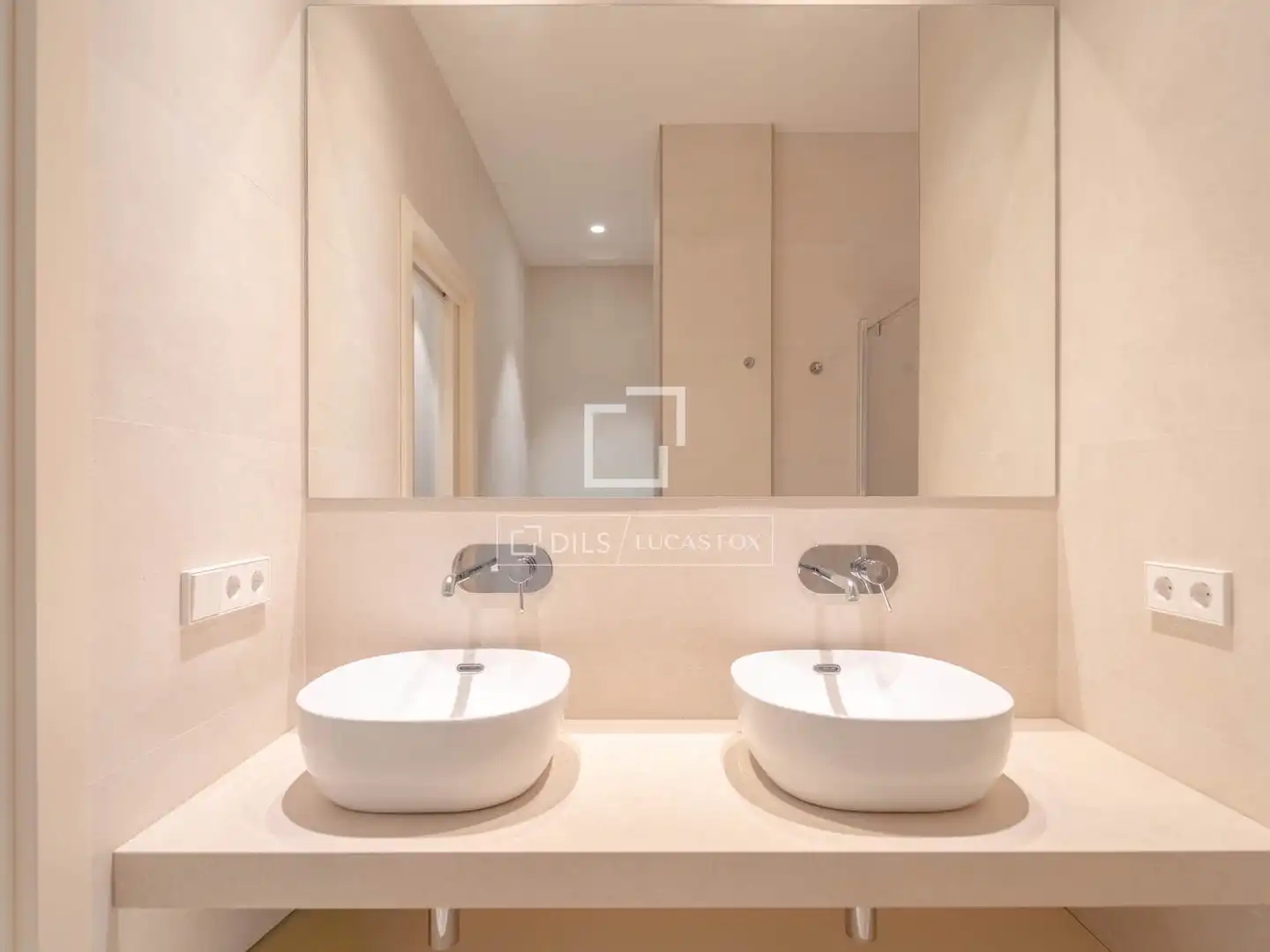 Baño de Piso de alquiler en Valencia con Aire acondicionado, Amueblado y Balcón