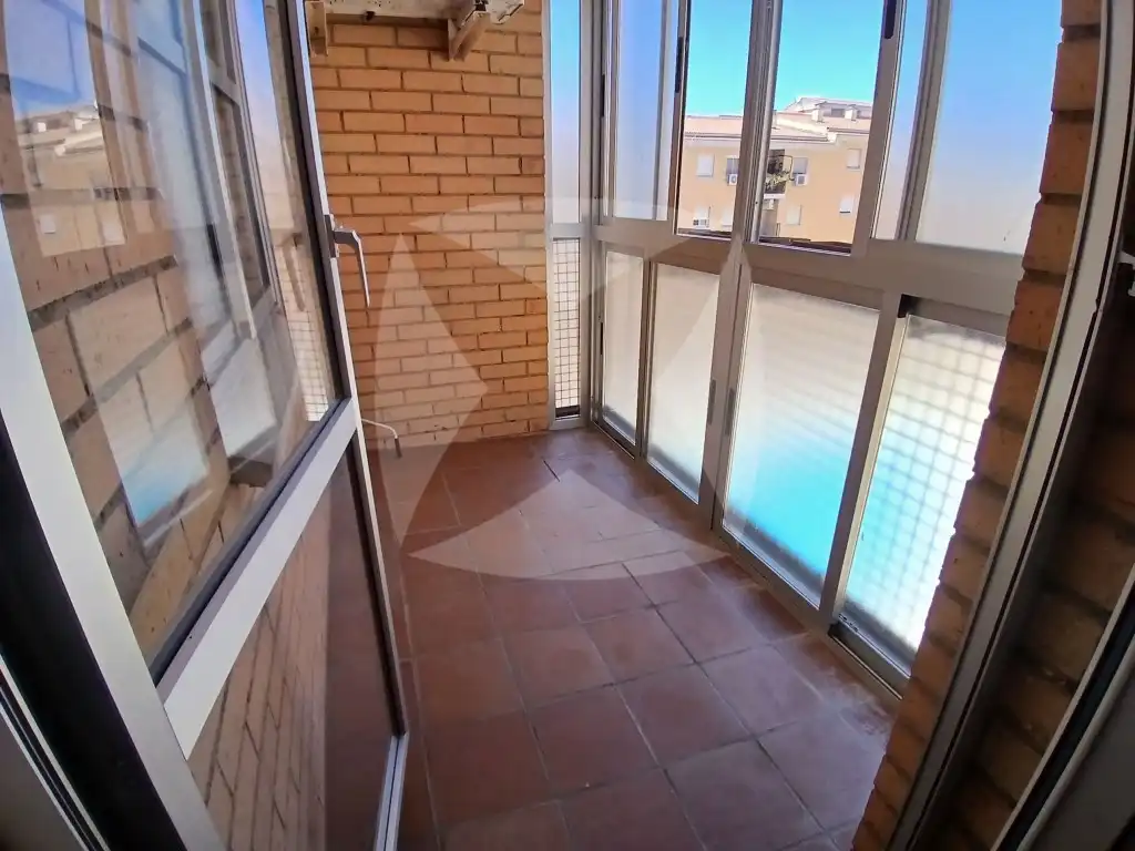 Terrassa de Pis en venda en Badajoz amb Aire condicionat, Piscina i Balcó