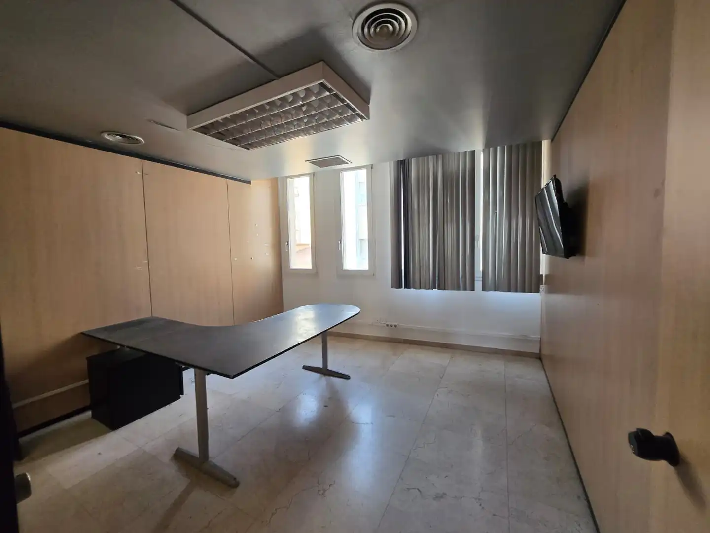 Oficina de alquiler en Centre - Sant Josep - Sanfeliu