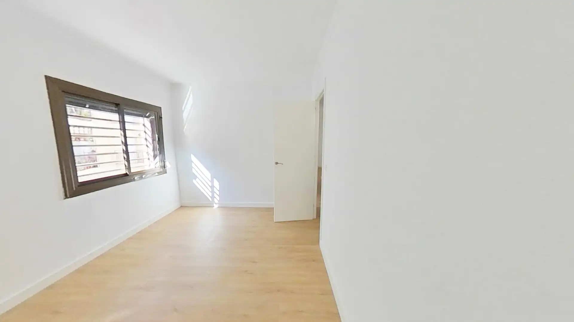 Bedroom of Flat for sale in Sabadell