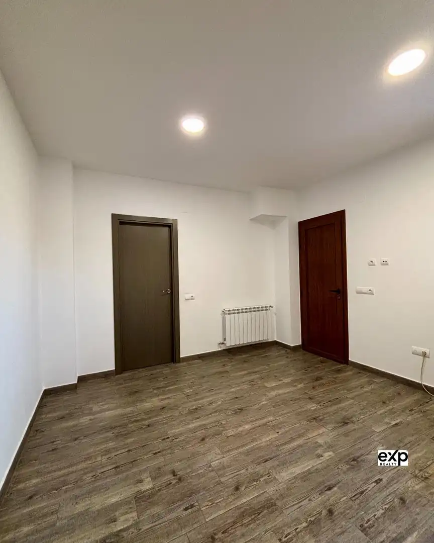 Dormitori de Casa o xalet en venda en Deltebre amb Calefacció, Terrassa i Balcó