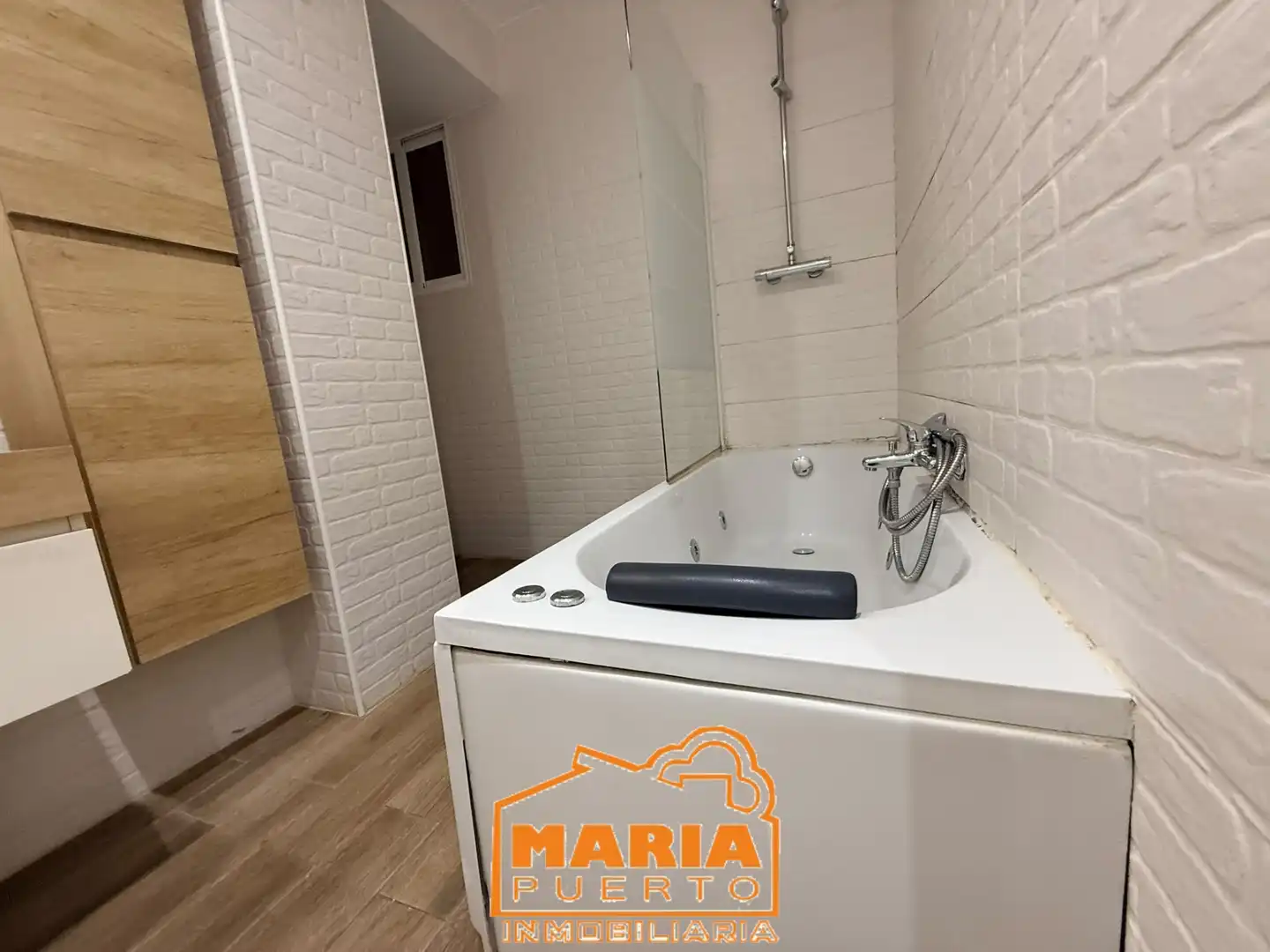 Baño de Piso en venta en Puerto de la Torre - Atabal