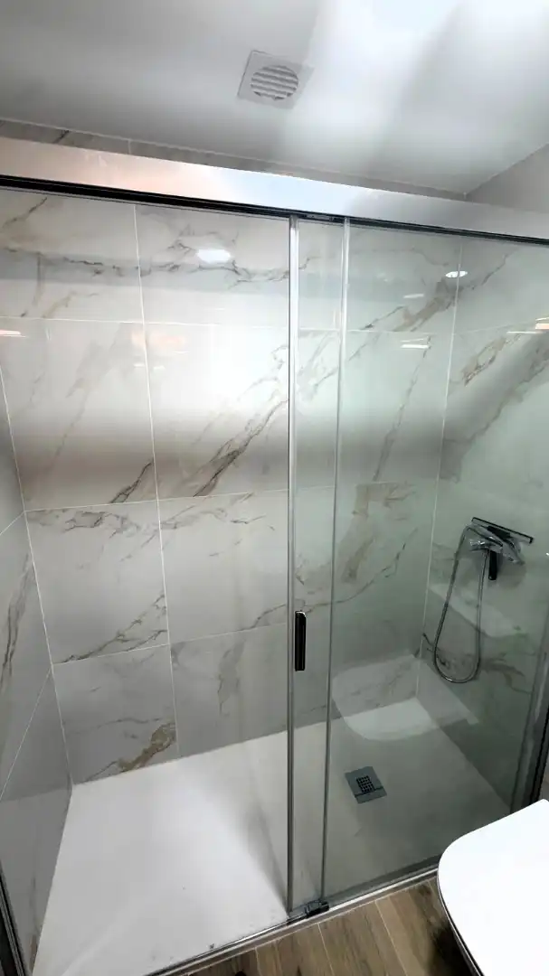 Bathroom of Flat for rent in Valencia  with Air Conditioner, Terrace and Furnished