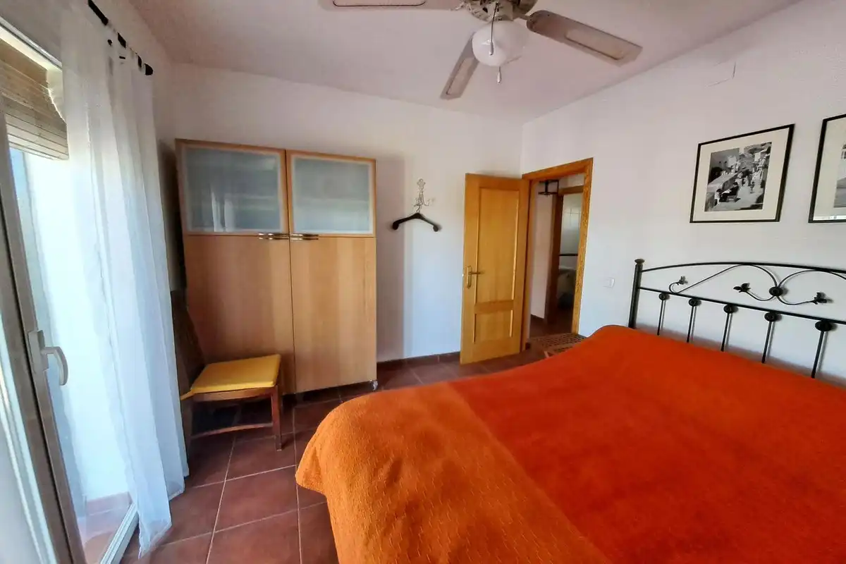Dormitori de Finca rústica en venda en Tolox amb Jardí privat, Terrassa i Piscina