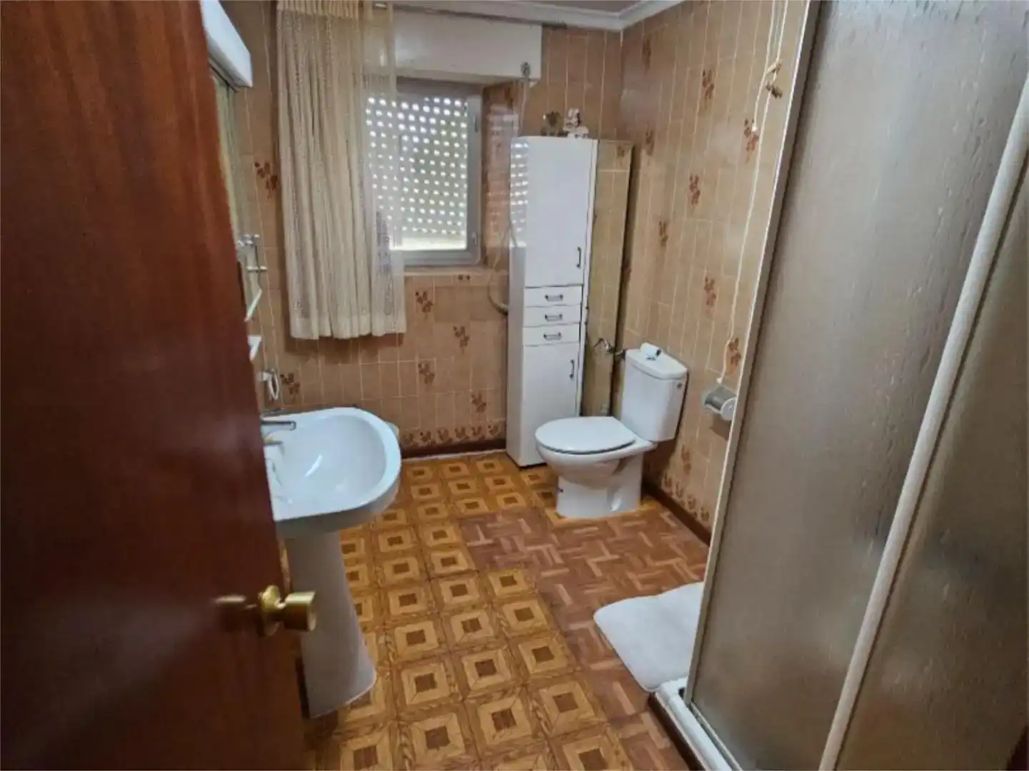 Baño de Piso en venta en Palacios de Sanabria con Amueblado