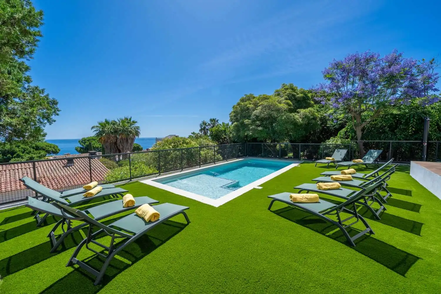 Piscina de Casa o chalet de alquiler en Blanes con Aire acondicionado, Calefacción y Jardín privado
