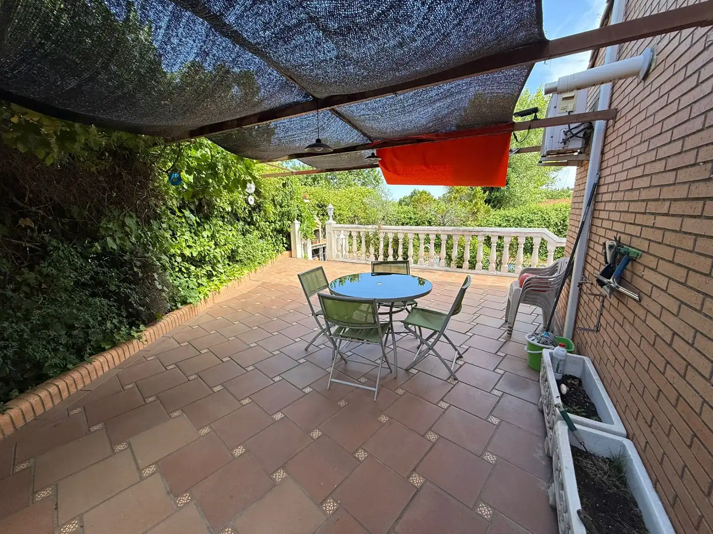 Terrassa de Casa adosada en venda en Móstoles amb Aire condicionat, Calefacció i Jardí privat