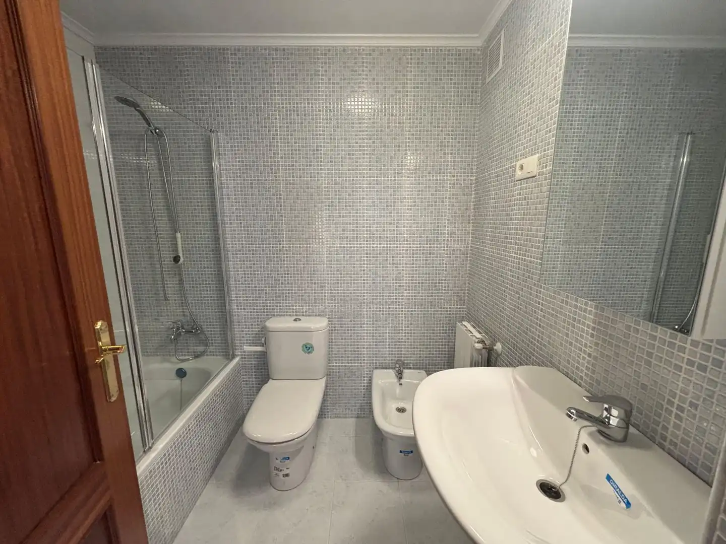 Baño de Piso de alquiler en Balmaseda con Calefacción y Balcón
