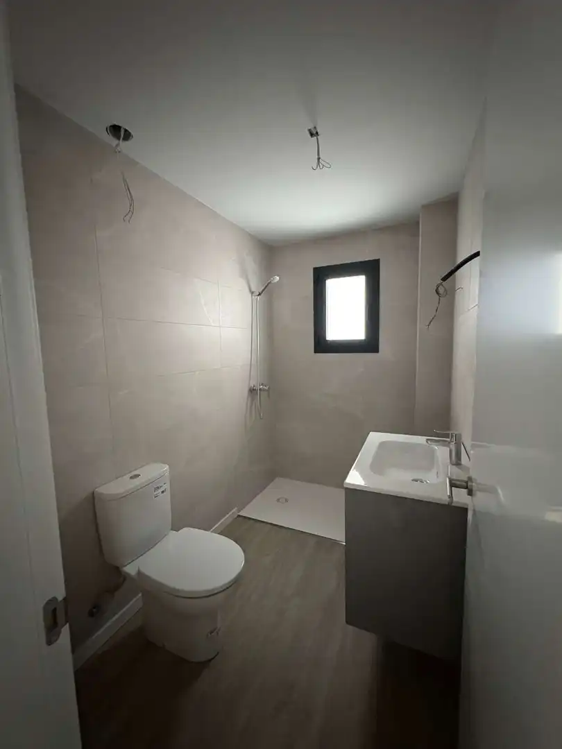 Bany de Apartament en venda en Málaga amb Parquet, Terrassa i Piscina
