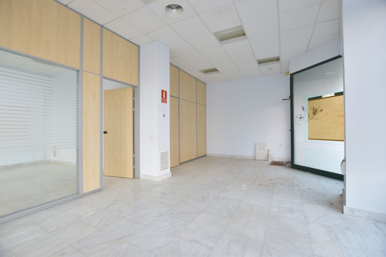 Local de lloguer en Rafelbuñol / Rafelbunyol amb Aire condicionat