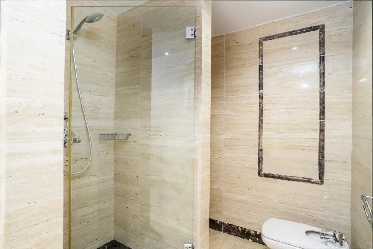 Bathroom of Flat for sale in Marbella  with Air Conditioner, Heating and Private garden