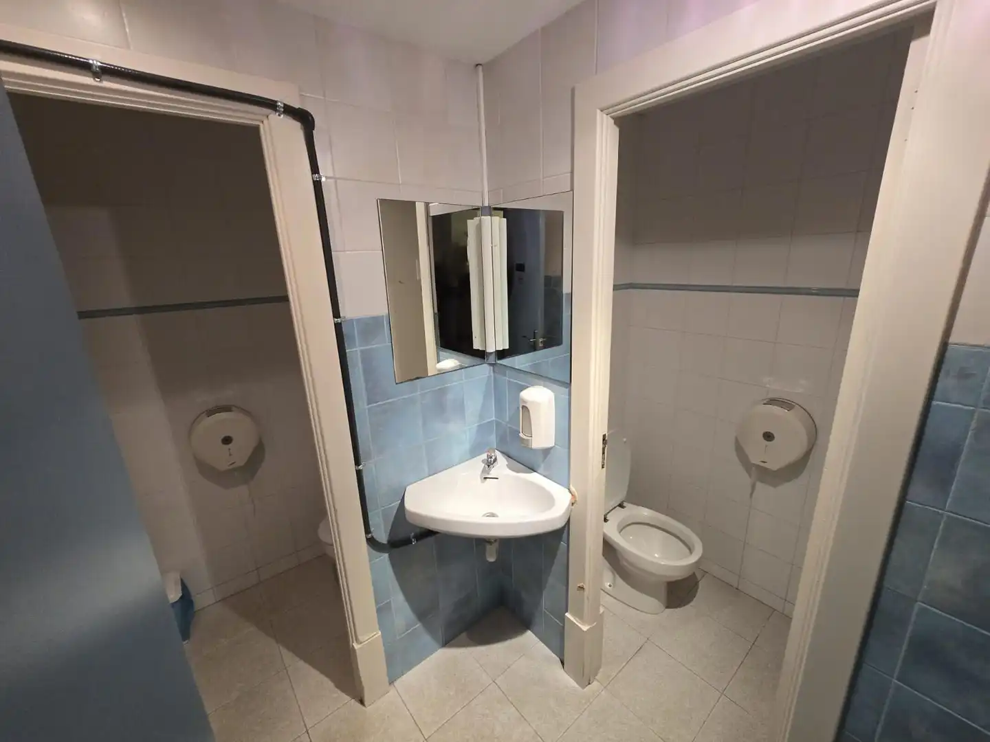 Business premises for transfer in Sants - Montjuïc, imagen 10