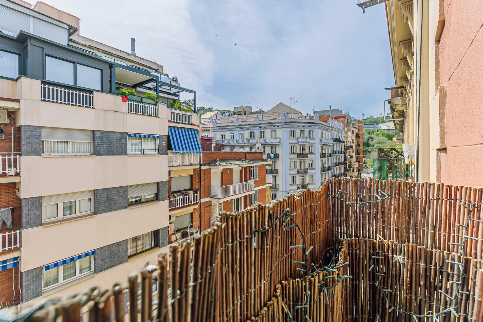 Vista exterior de Piso en venta en Barcelona con Aire acondicionado, Calefacción y Parquet