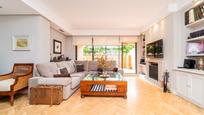 Living room of Flat for sale in Pozuelo de Alarcón  with Air Conditioner, Heating and Terrace