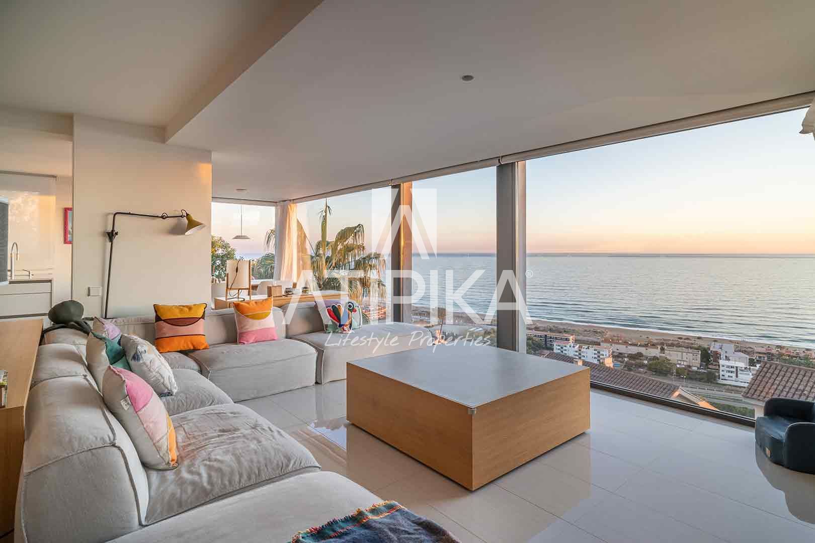 Sala d'estar de Casa o xalet en venda en Castelldefels amb Aire condicionat, Terrassa i Traster