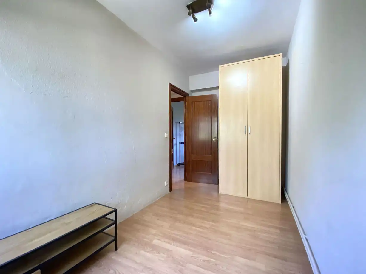 Habitación de Piso en venta en Vitoria - Gasteiz con Calefacción, Terraza y Trastero