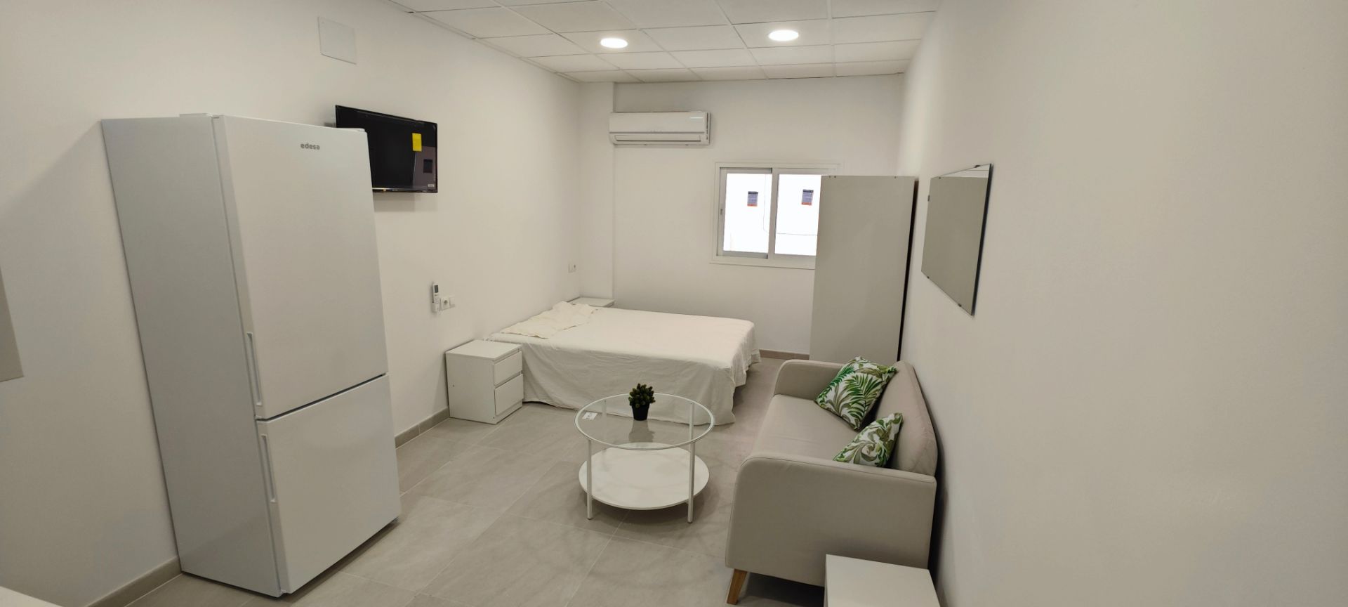 Dormitori de Estudi de lloguer en Málaga Capital amb Aire condicionat, Moblat i Rentadora