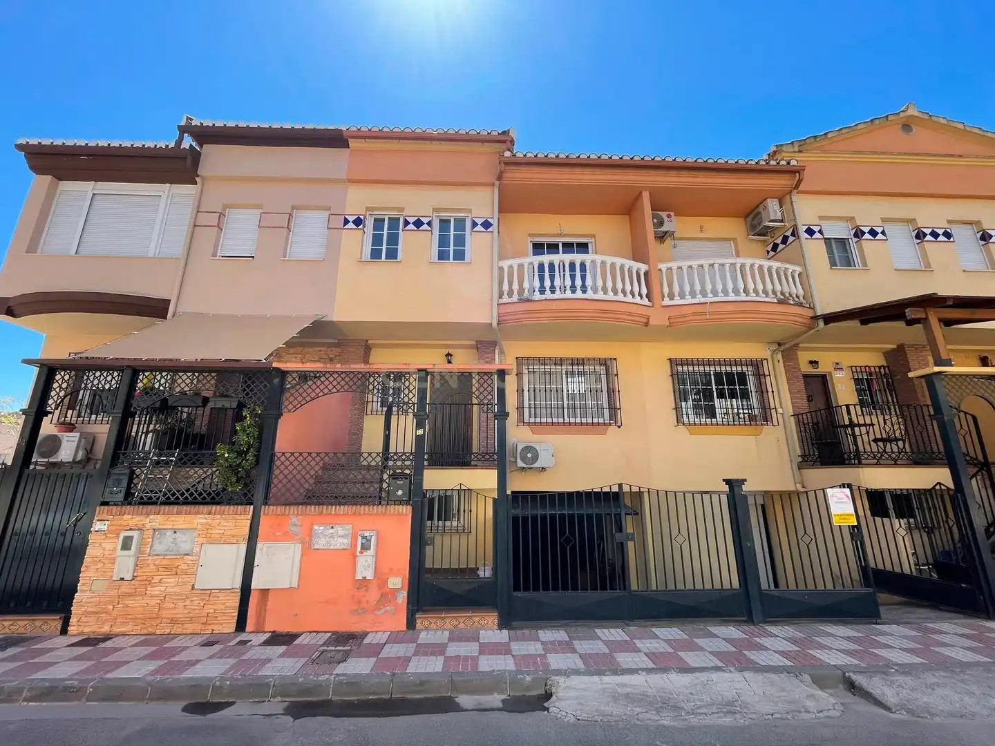 Exterior view of Houses for rent in Armilla  with Air Conditioner and Washing machine