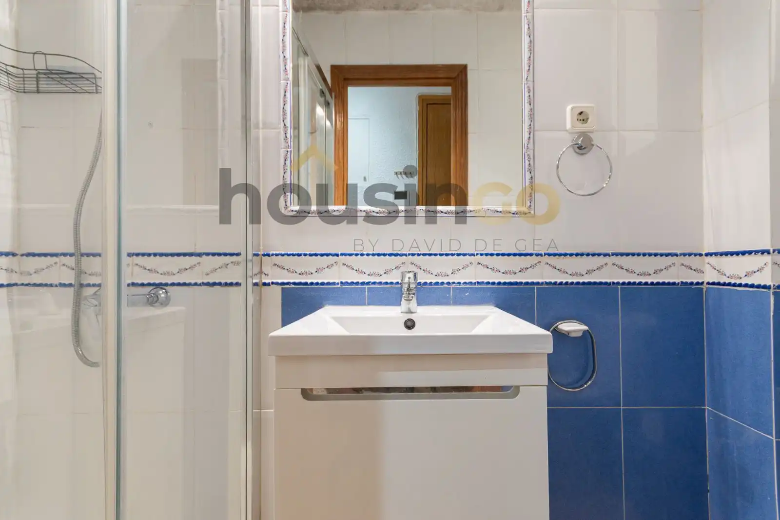 Bathroom of Flat for rent in Madrid  with Heating and Furnished