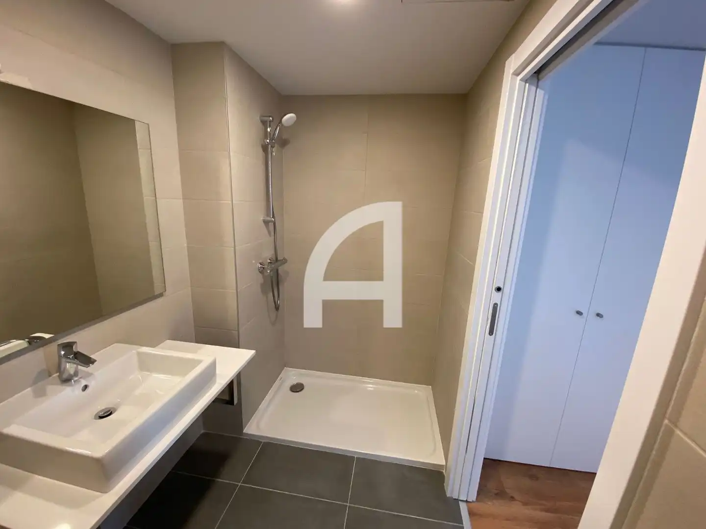 Baño de Piso en venta en Terrassa con Aire acondicionado, Calefacción y Terraza
