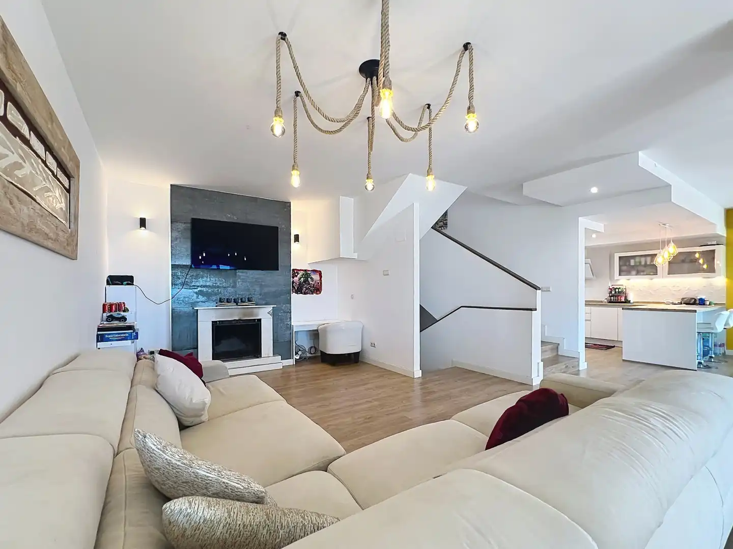 Sala d'estar de Casa o xalet en venda en Casares amb Aire condicionat, Jardí privat i Terrassa