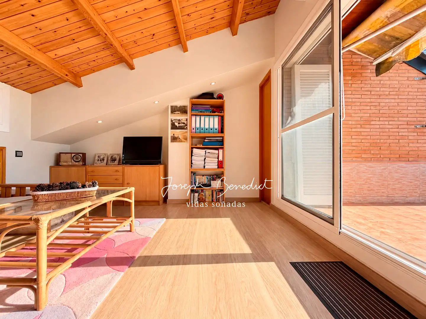Sala de estar de Casa o chalet en venta en Castelldefels con Aire acondicionado, Calefacción y Jardín privado